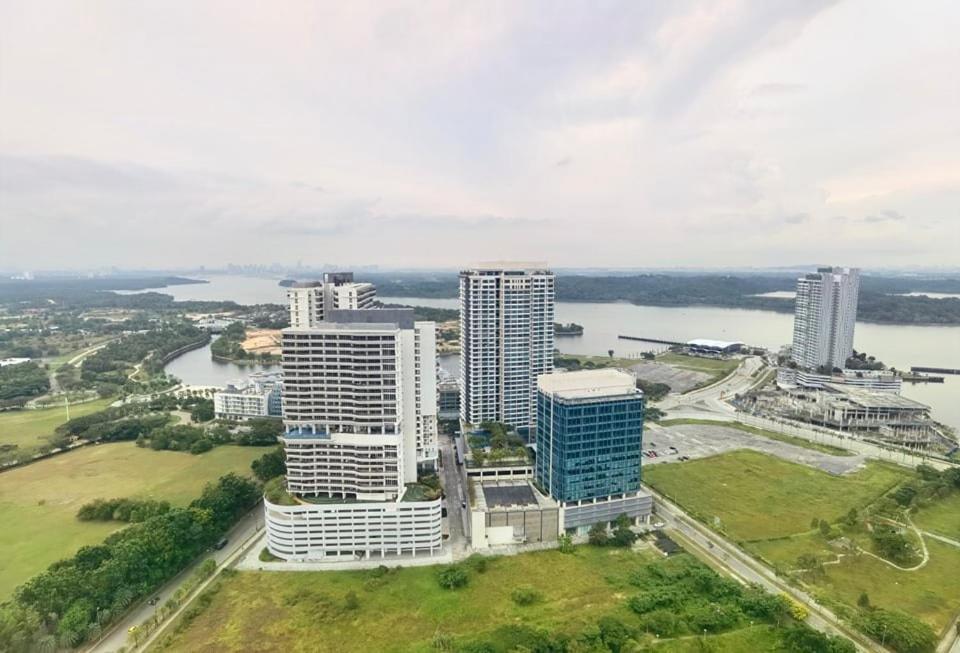 1519 Almas Suites Seaview Sunrise Netflix By Stay Nusajaya  Eksteriør billede