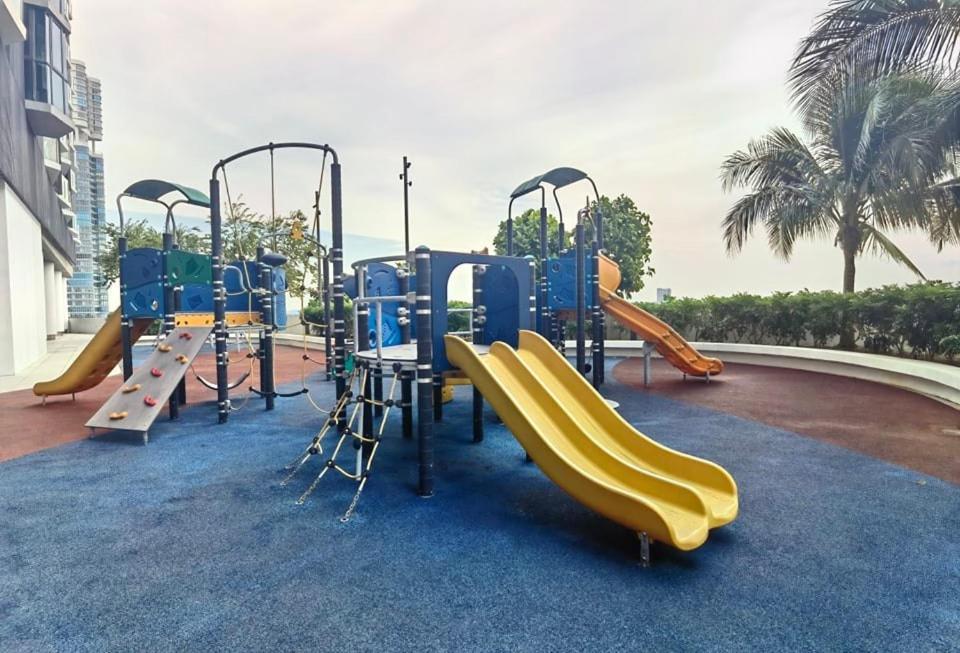 1519 Almas Suites Seaview Sunrise Netflix By Stay Nusajaya  Eksteriør billede