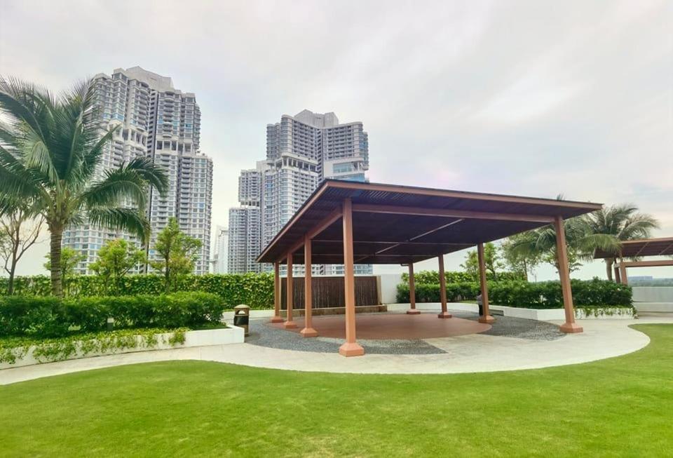 1519 Almas Suites Seaview Sunrise Netflix By Stay Nusajaya  Eksteriør billede